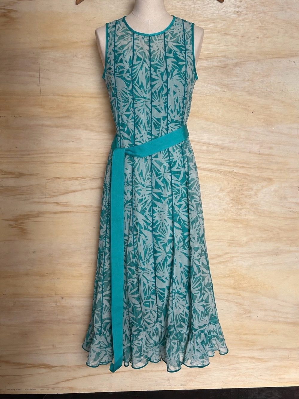 Jessica Howard Tropical Print 2-Piece Dress with Slip Size 6 NWOT
